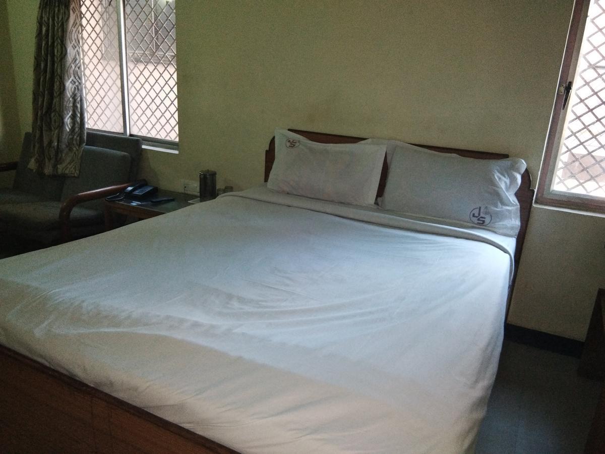 Hotel Jaysanthi Ooty Exterior photo